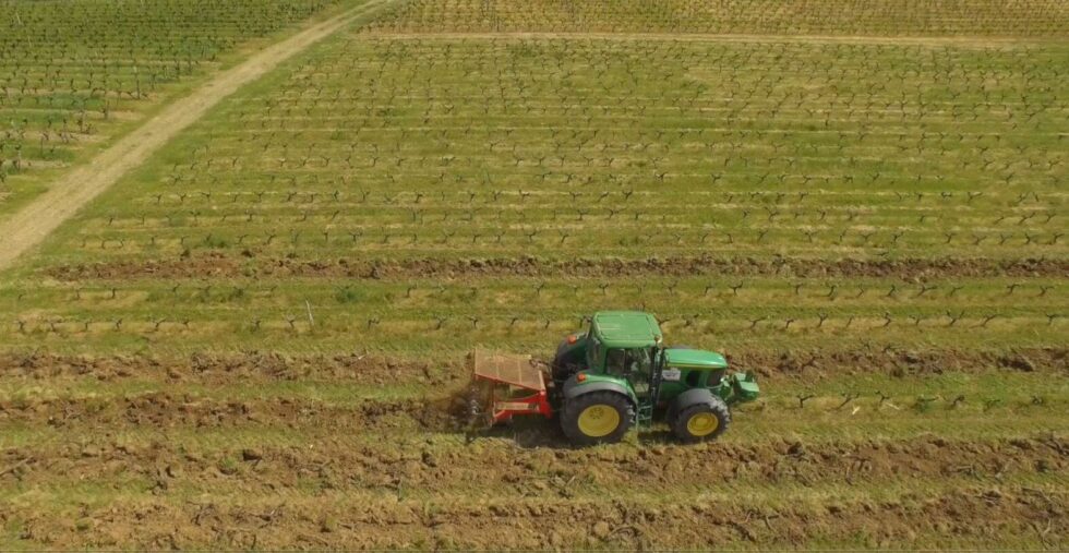 Agri-viti Arrachage de vigne tracteur cholet